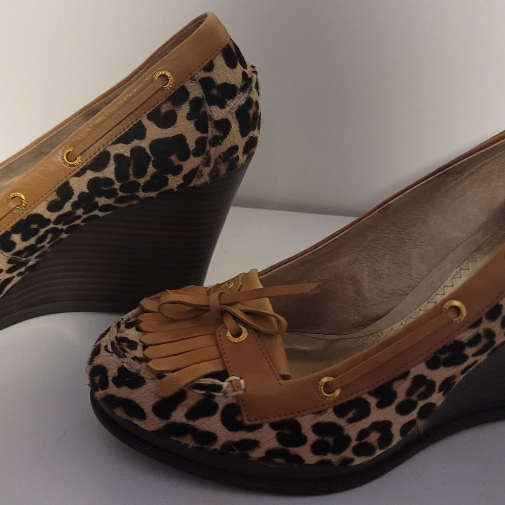 Leopard print Sperry wedges